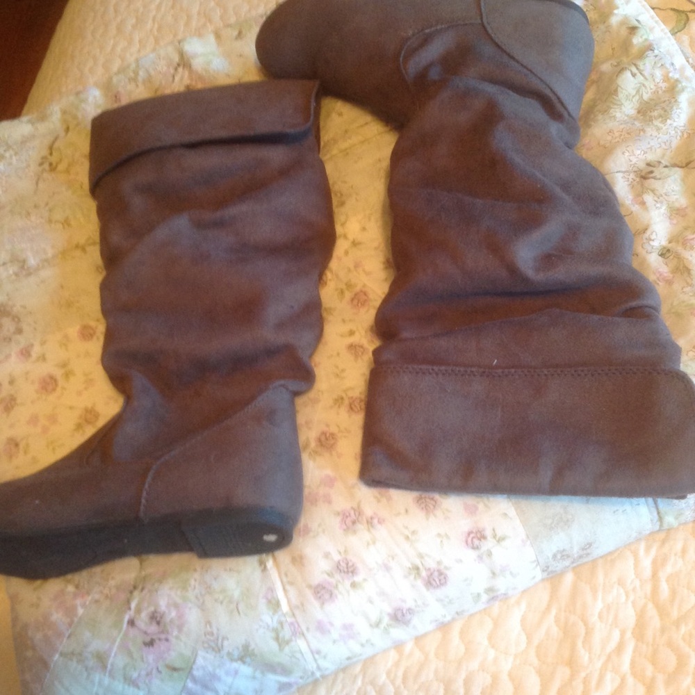 Cuffed boots